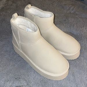 American Eagle Outfitters - The Hangout Bootie - Beige